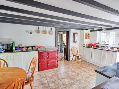 KITCHEN/BREAKFAST ROOM